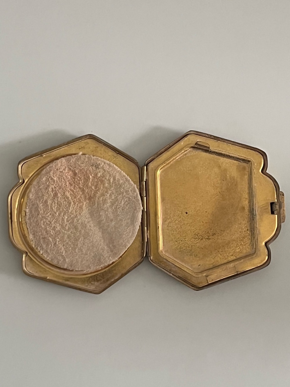 Vintage Art Deco Powder Compact Mirror & Powder Puff Case - Picture 6 of 10
